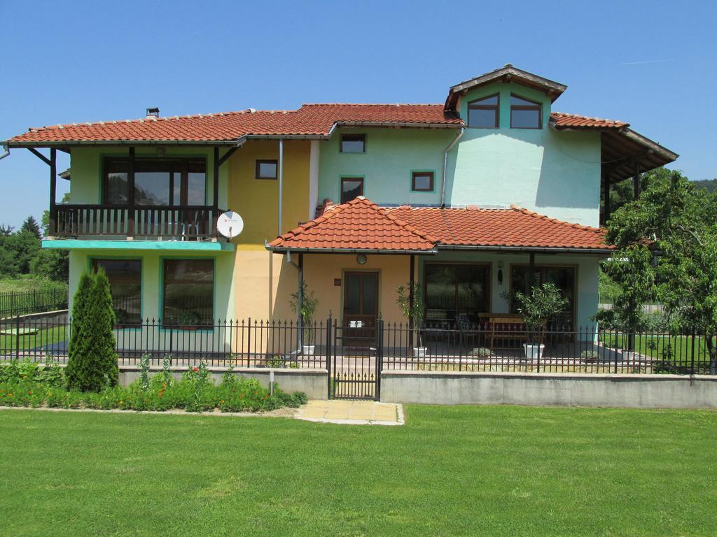 Pri Orehite Guesthouse Oreshak  Exterior foto