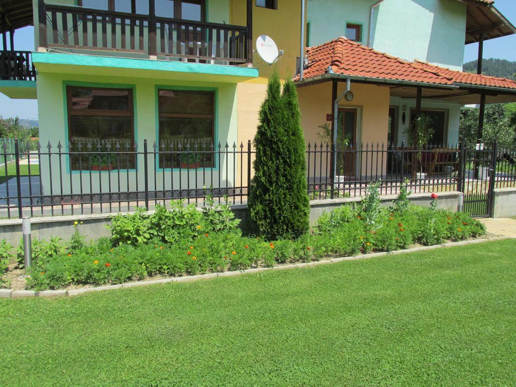 Pri Orehite Guesthouse Oreshak  Exterior foto